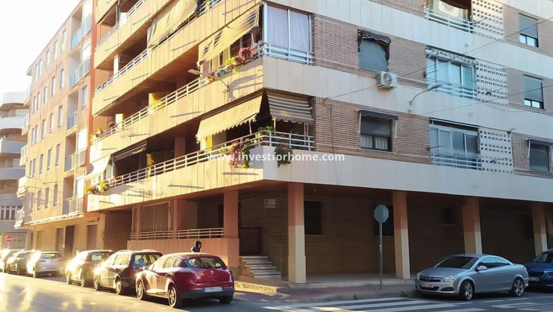 Sale - Apartment - Torrevieja - Centro