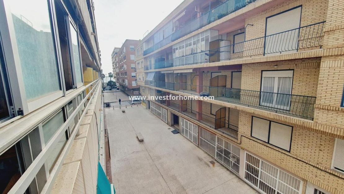 Sale - Apartment - Torrevieja - Centro