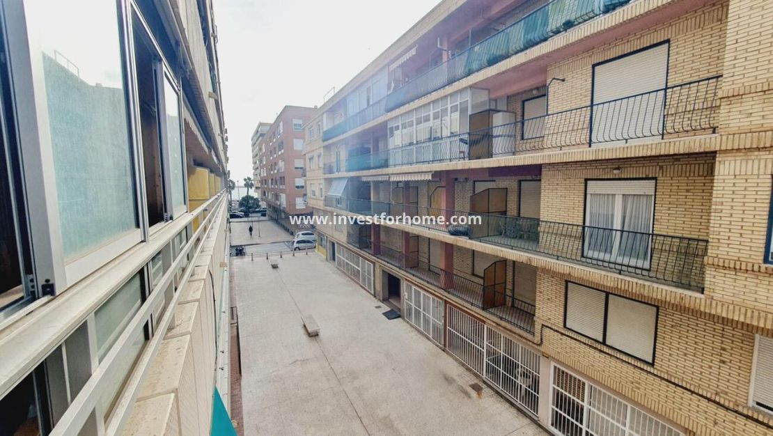 Sale - Apartment - Torrevieja - Centro