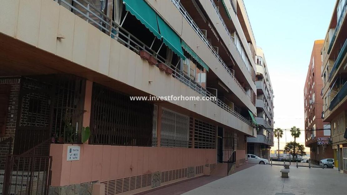 Sale - Apartment - Torrevieja - Centro