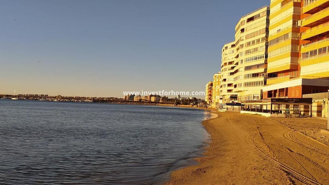 Sale - Apartment - Torrevieja - Centro