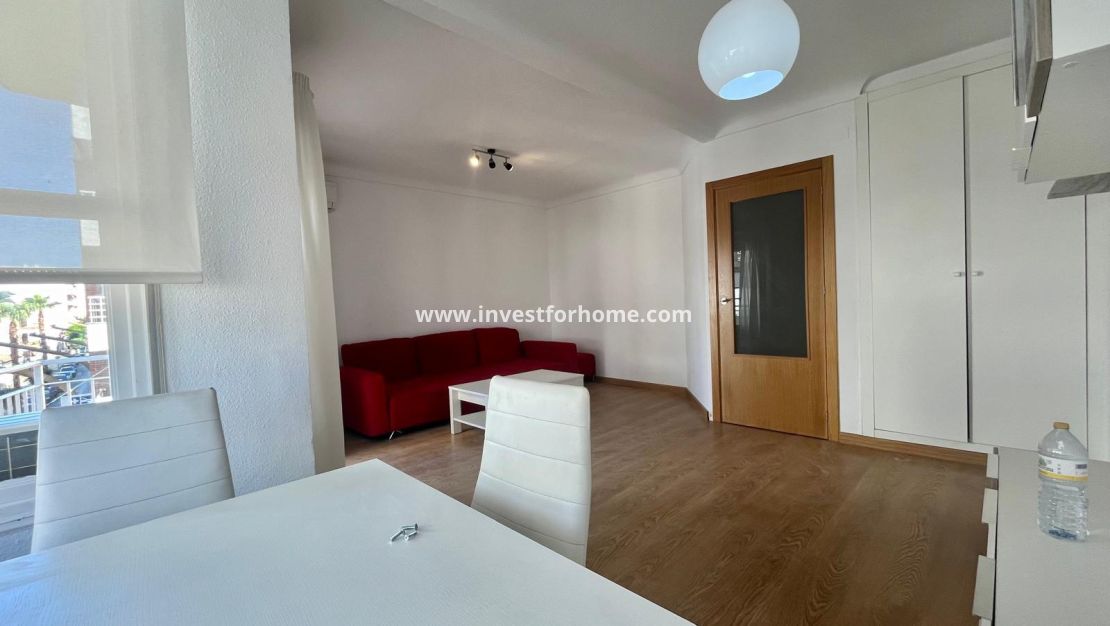 Sale - Apartment - Torrevieja - Centro