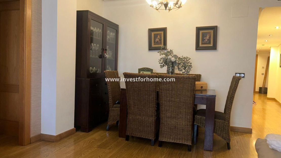 Sale - Apartment - Torrevieja - Centro