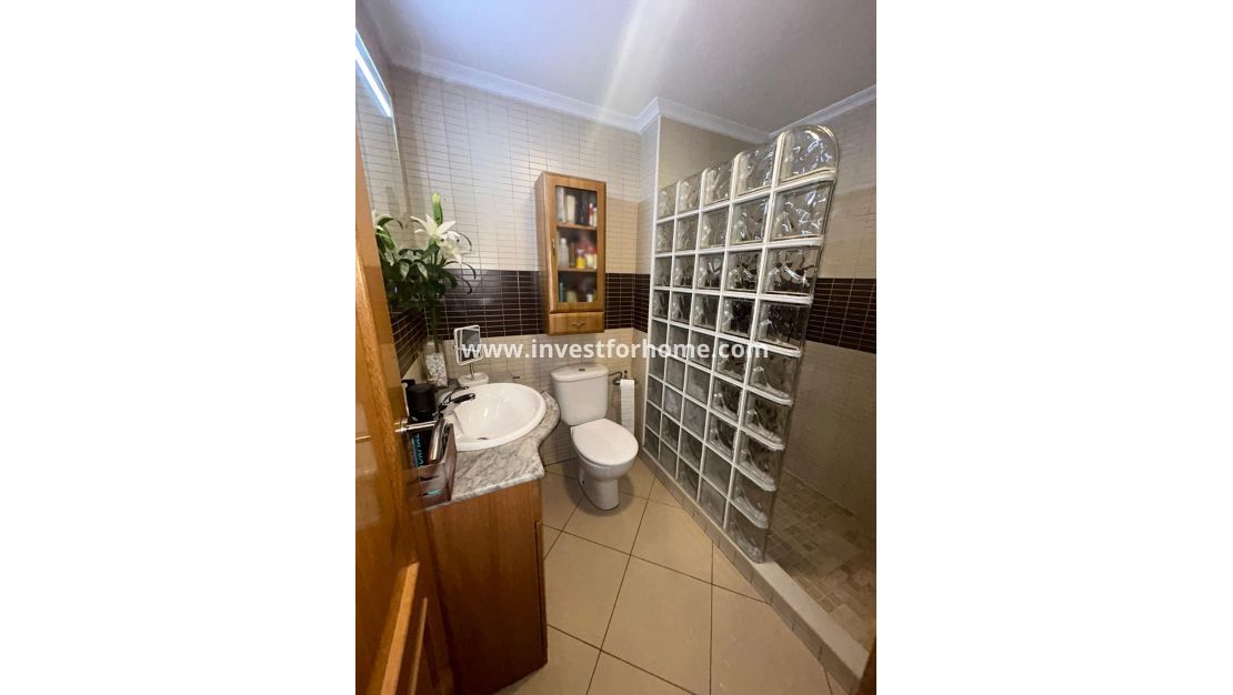 Sale - Apartment - Torrevieja - Centro