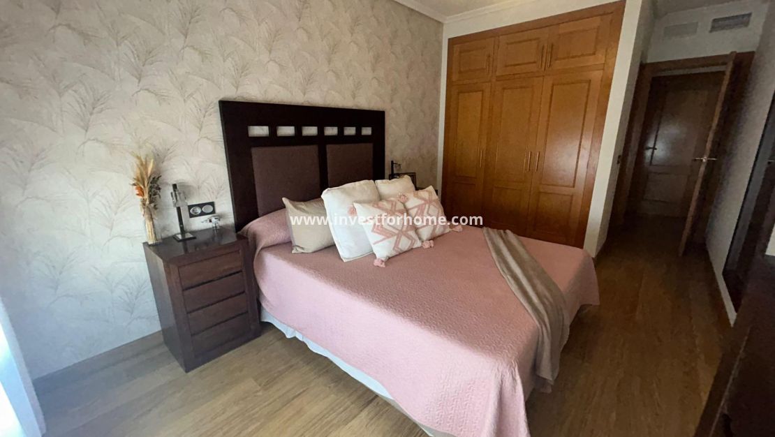 Sale - Apartment - Torrevieja - Centro