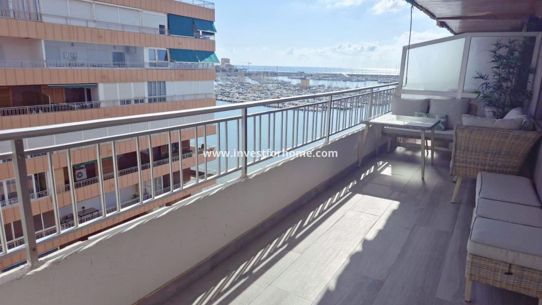 Sale - Apartment - Torrevieja - Centro