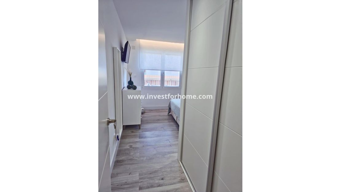 Sale - Apartment - Torrevieja - Centro