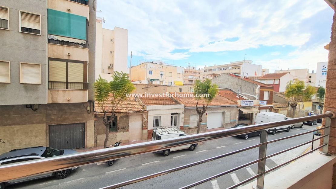 Sale - Apartment - Torrevieja - Centro