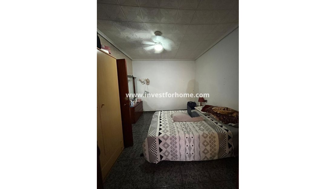 Sale - Apartment - Torrevieja - Centro