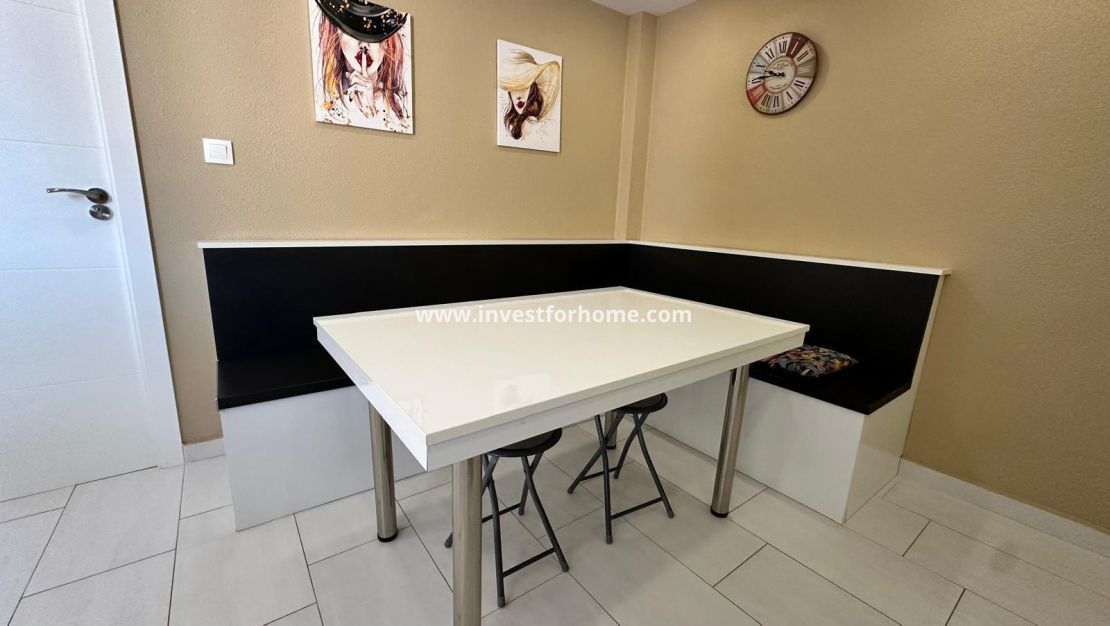 Sale - Apartment - Torrevieja - Centro