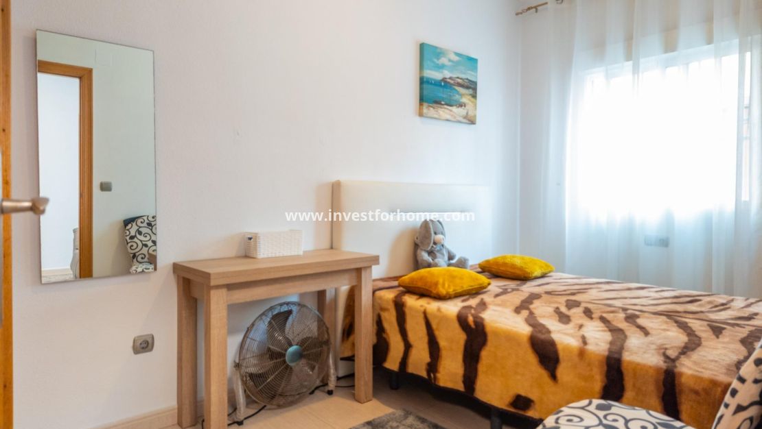 Sale - Apartment - Torrevieja - Centro