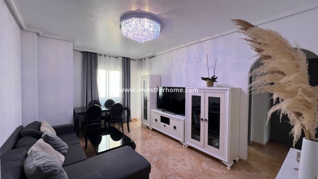 Sale - Apartment - Torrevieja - Centro