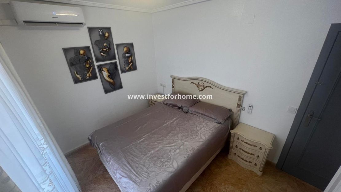 Sale - Apartment - Torrevieja - Centro