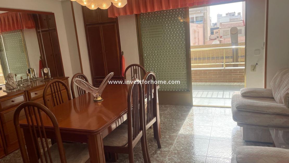 Sale - Apartment - Torrevieja - Centro