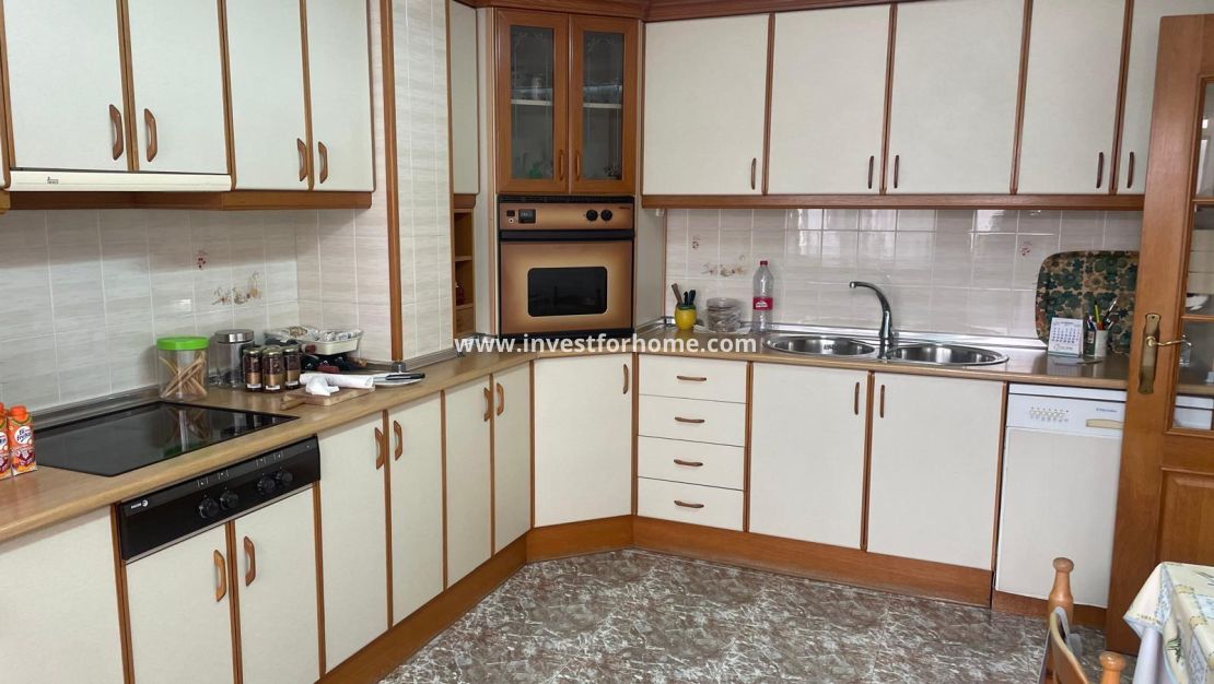 Sale - Apartment - Torrevieja - Centro