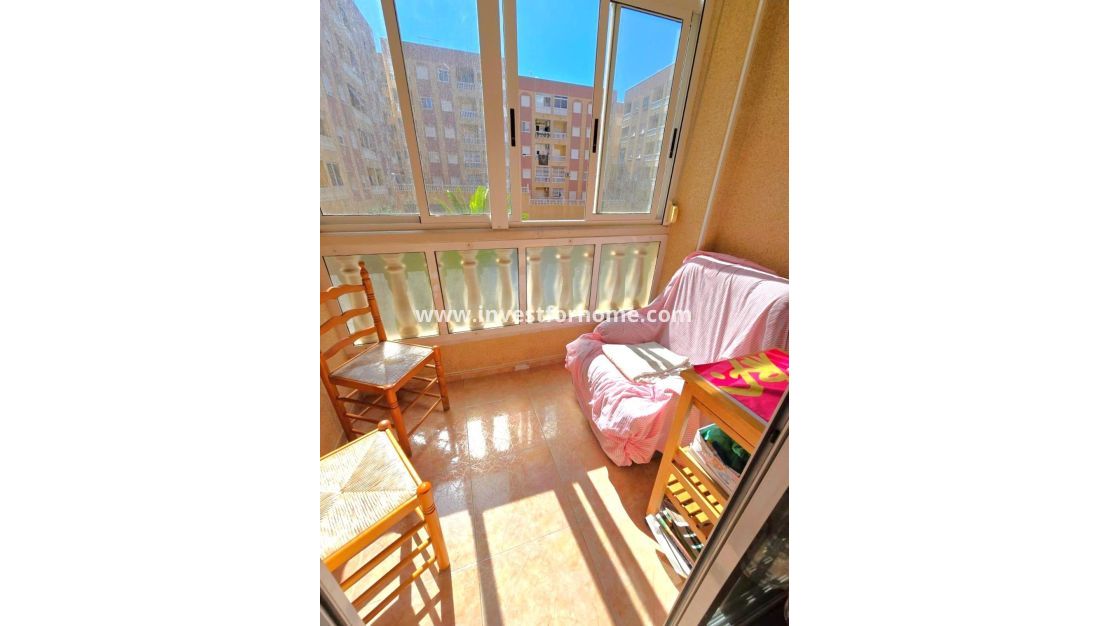 Sale - Apartment - Torrevieja - Centro