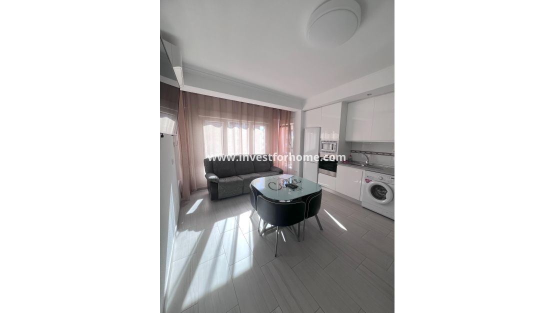 Sale - Apartment - Torrevieja - Centro