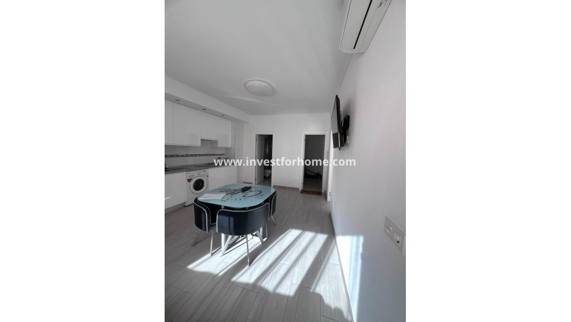 Sale - Apartment - Torrevieja - Centro