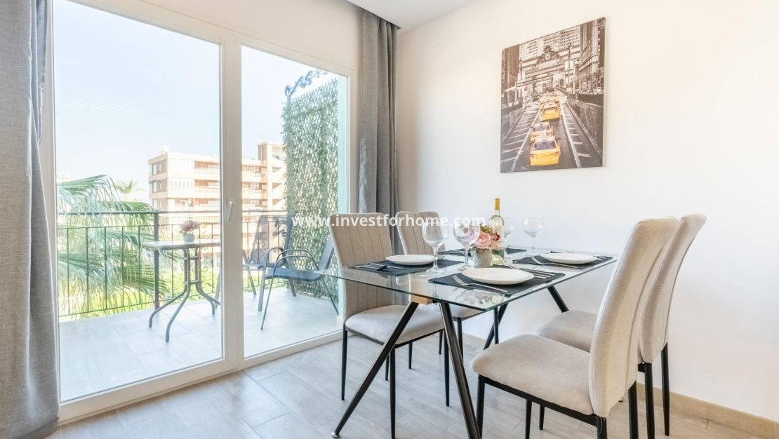 Sale - Apartment - Torrevieja - Centro