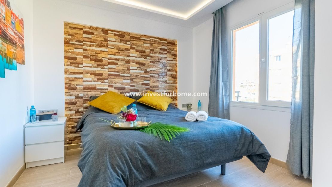 Sale - Apartment - Torrevieja - Centro