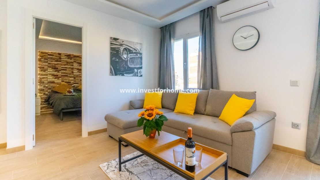 Sale - Apartment - Torrevieja - Centro