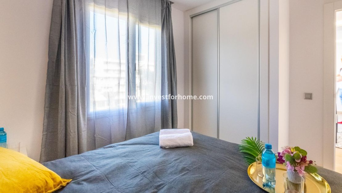 Sale - Apartment - Torrevieja - Centro