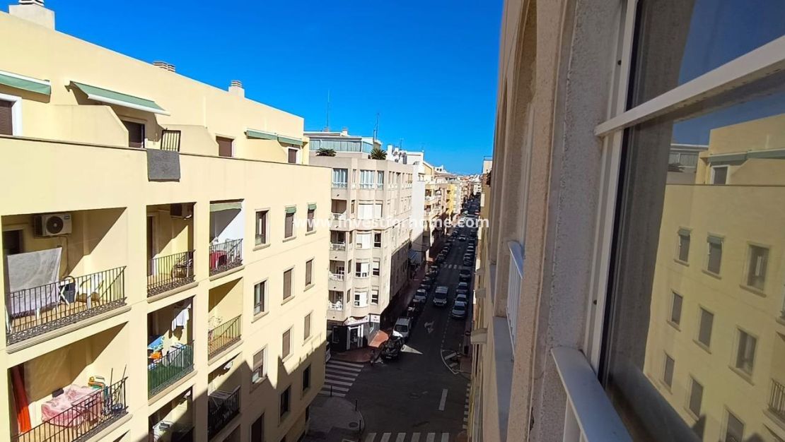 Sale - Apartment - Torrevieja - Centro