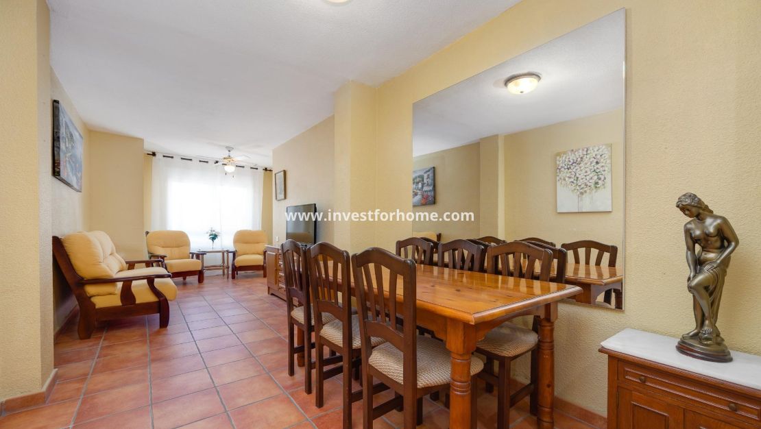 Sale - Apartment - Torrevieja - Centro