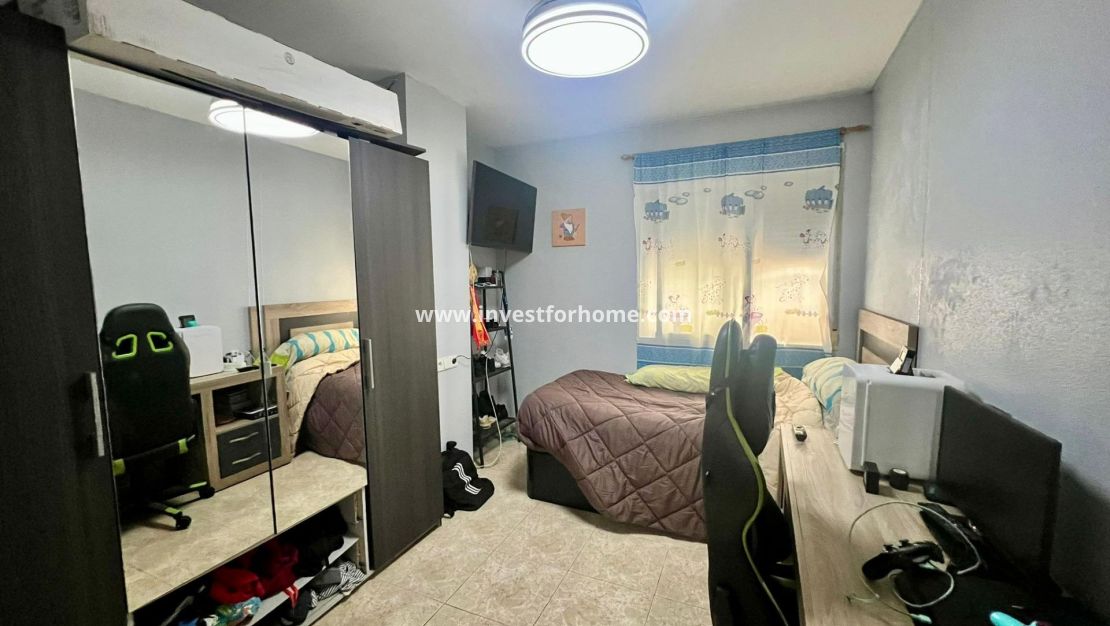 Sale - Apartment - Torrevieja - Centro