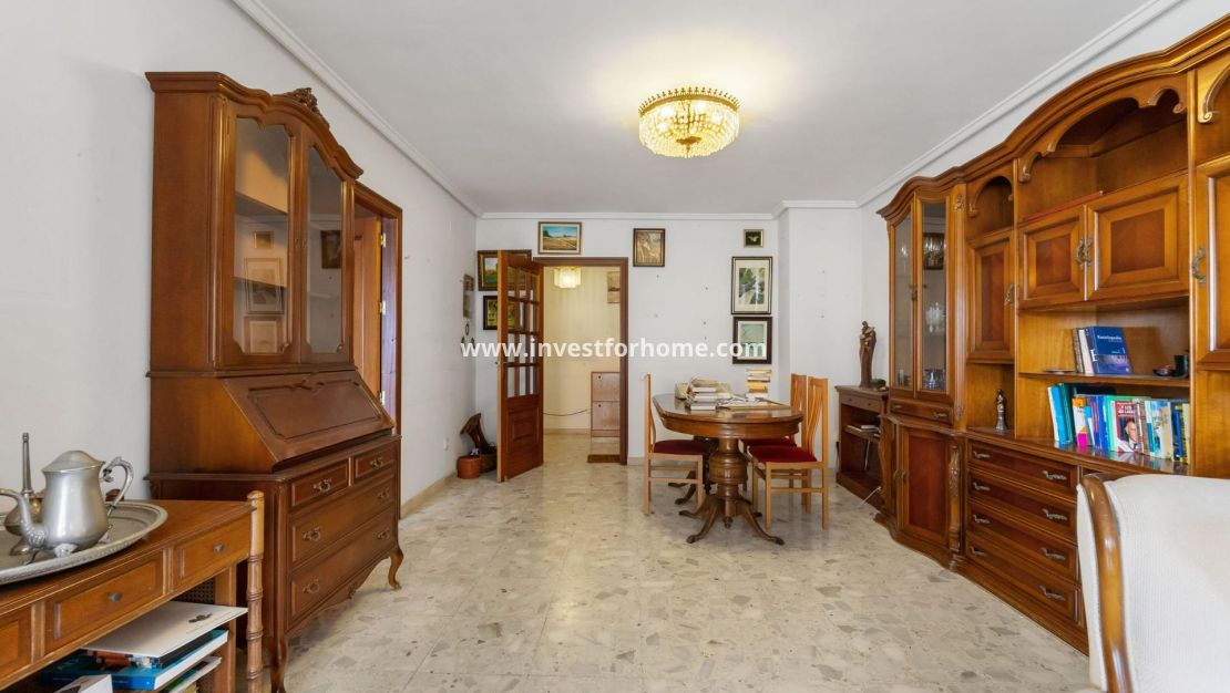 Sale - Apartment - Torrevieja - Centro