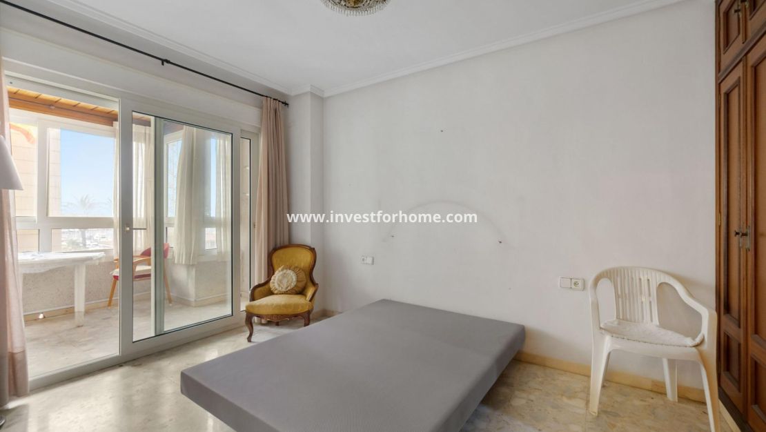 Sale - Apartment - Torrevieja - Centro