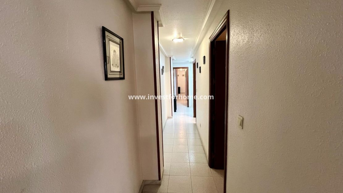 Sale - Apartment - Torrevieja - Centro