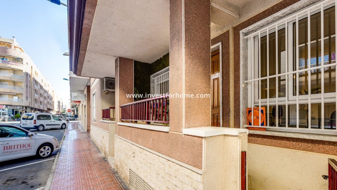 Sale - Apartment - Torrevieja - Centro