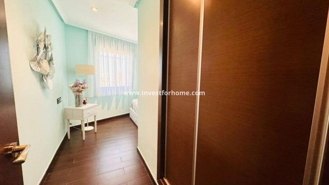 Sale - Apartment - Torrevieja - Centro