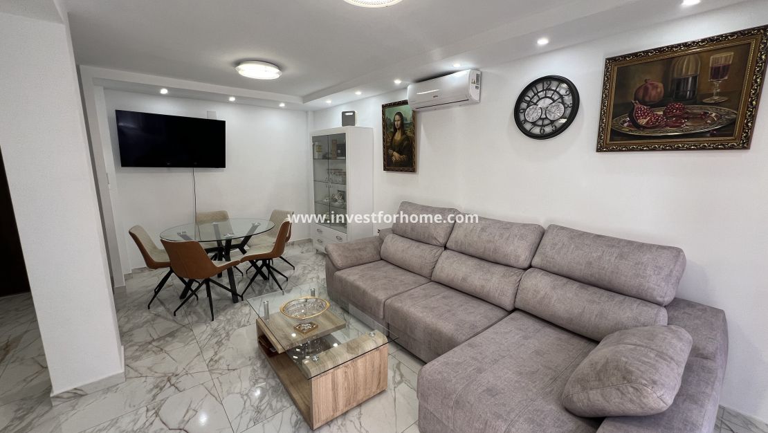 Sale - Apartment - Torrevieja - Centro