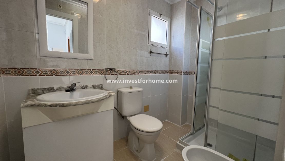 Sale - Apartment - Torrevieja - Centro