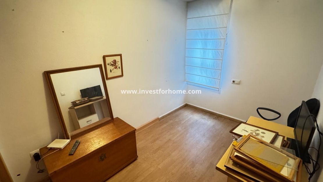 Sale - Apartment - Torrevieja - Centro