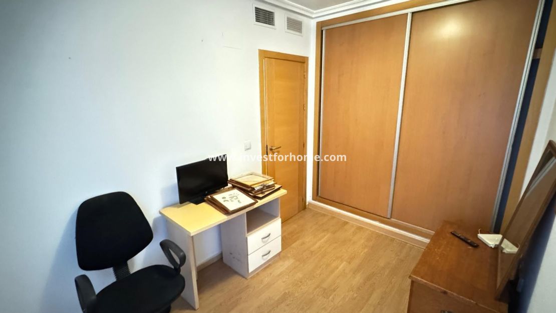 Sale - Apartment - Torrevieja - Centro