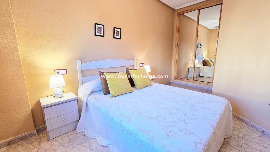 Sale - Apartment - Torrevieja - Centro