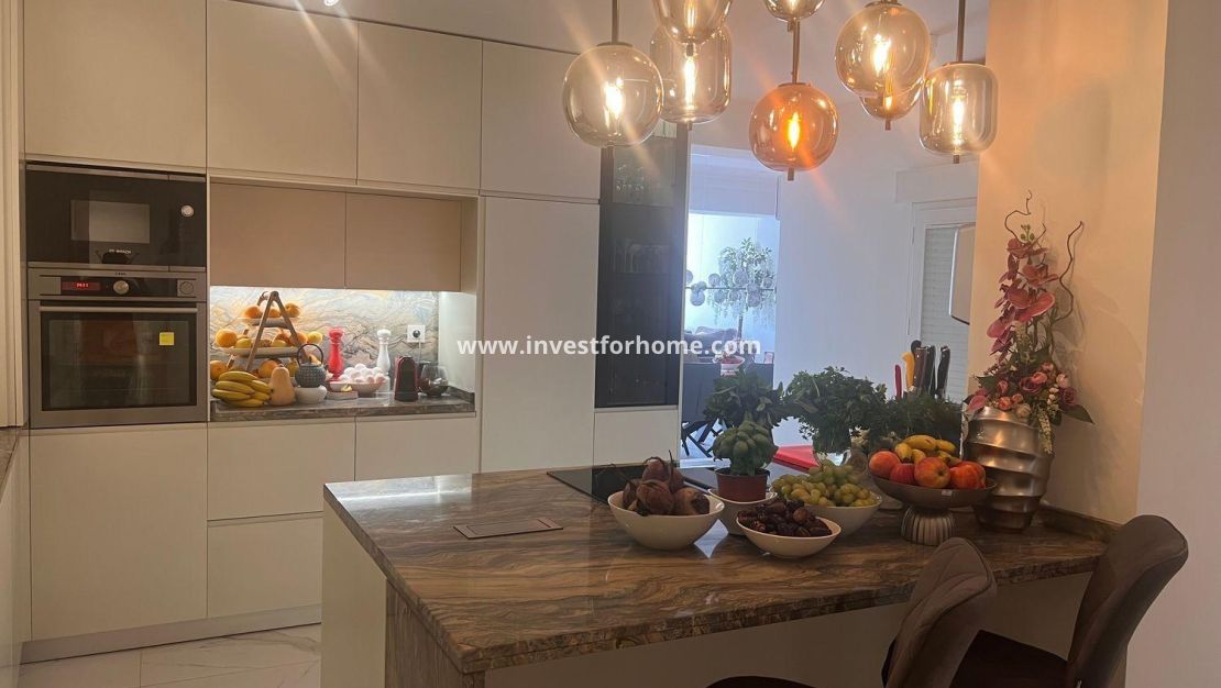 Sale - Apartment - Torrevieja - Centro