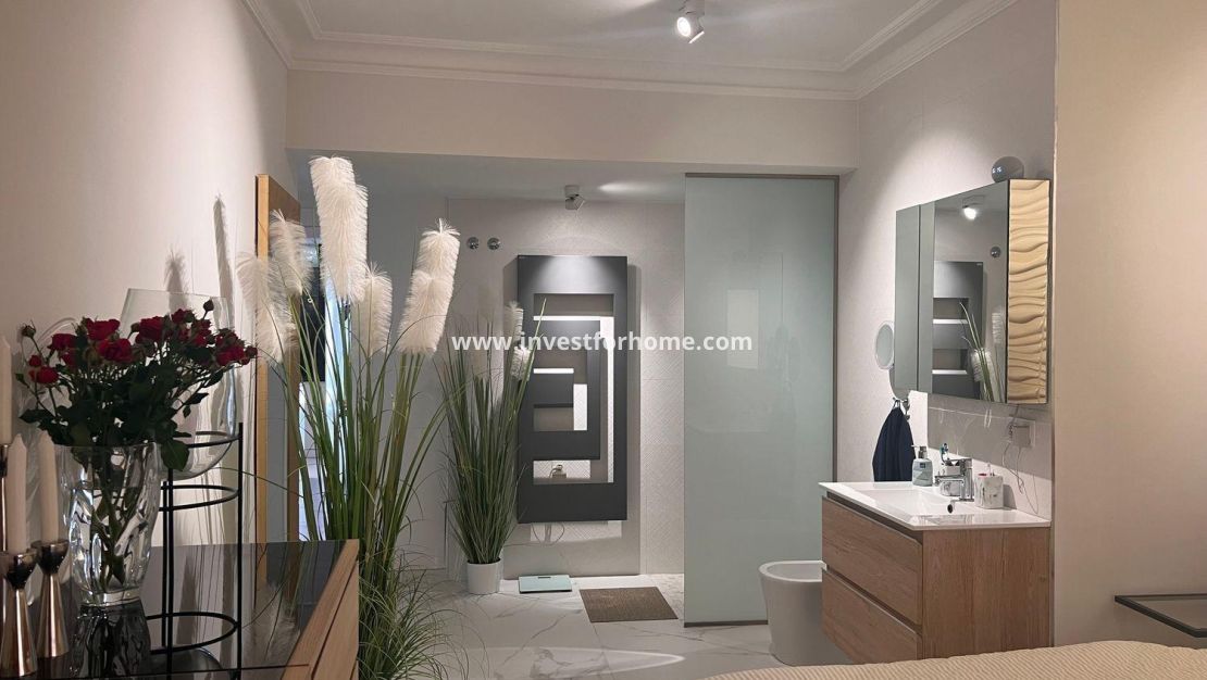 Sale - Apartment - Torrevieja - Centro