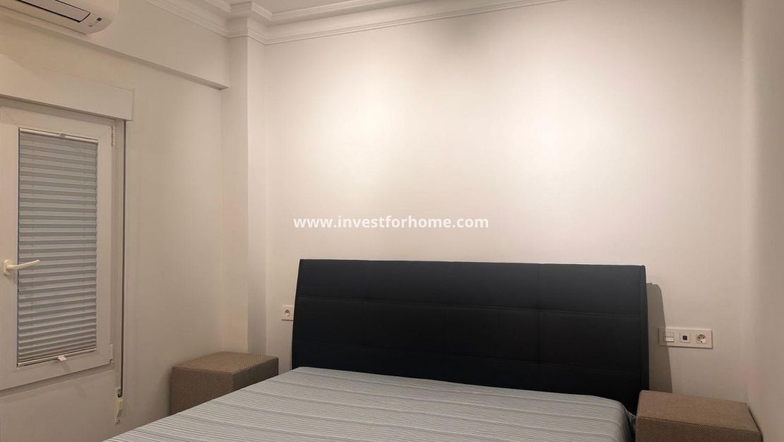 Sale - Apartment - Torrevieja - Centro