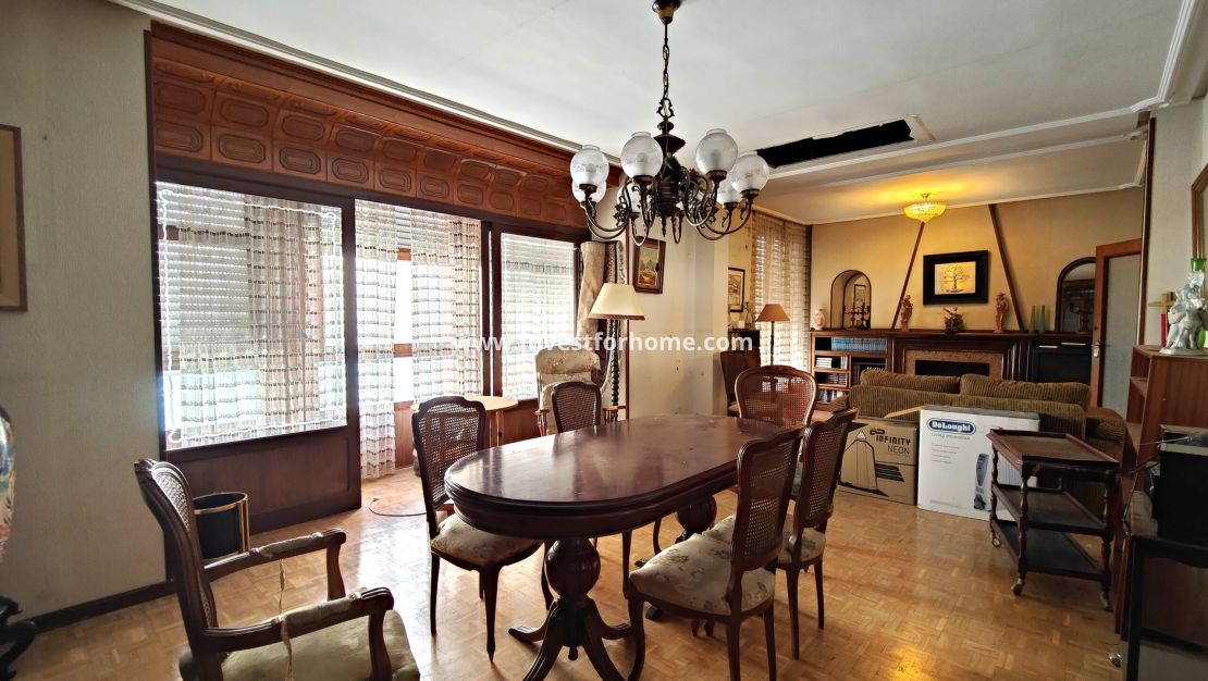 Sale - Apartment - Torrevieja - Centro