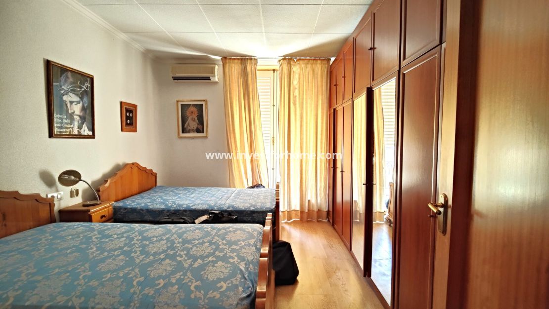 Sale - Apartment - Torrevieja - Centro