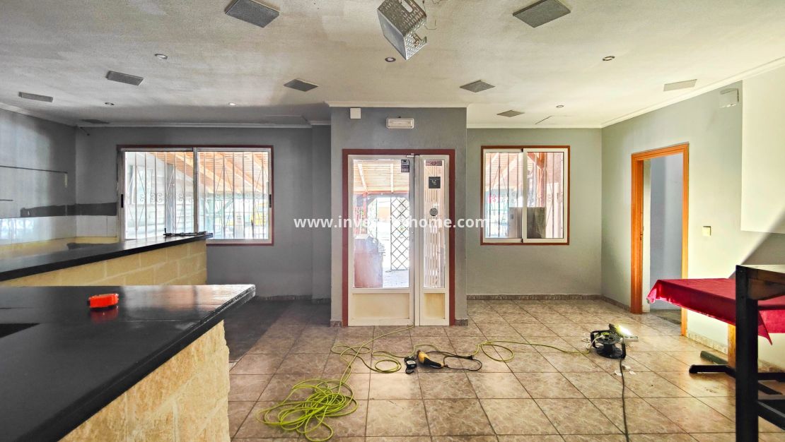 Sale - Apartment - Torrevieja - Centro