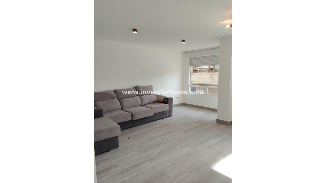 Sale - Apartment - Torrevieja - Centro