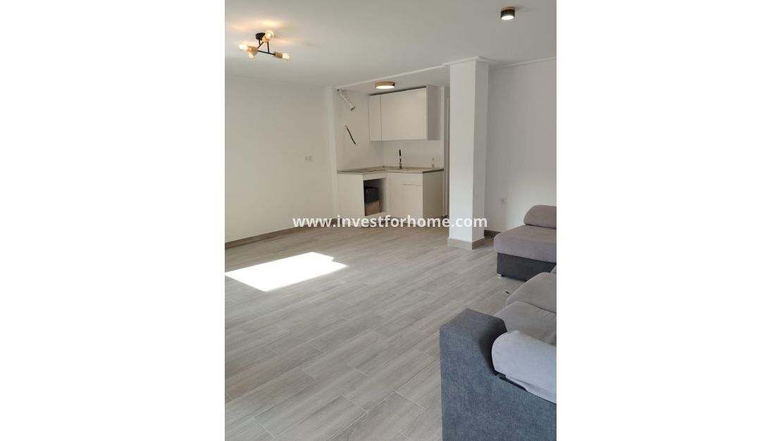 Sale - Apartment - Torrevieja - Centro