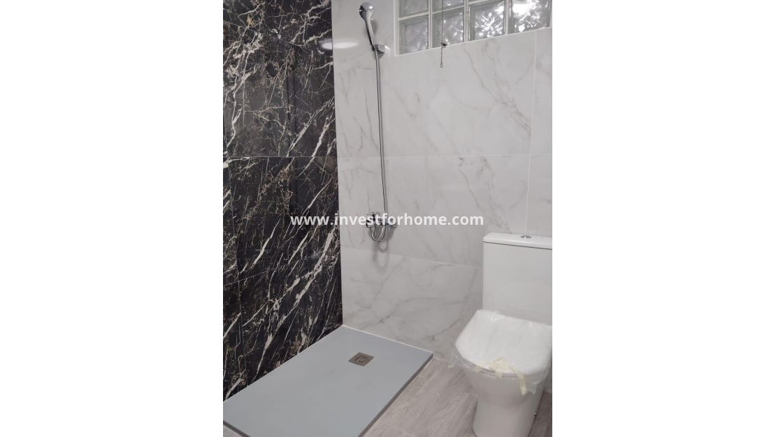 Sale - Apartment - Torrevieja - Centro