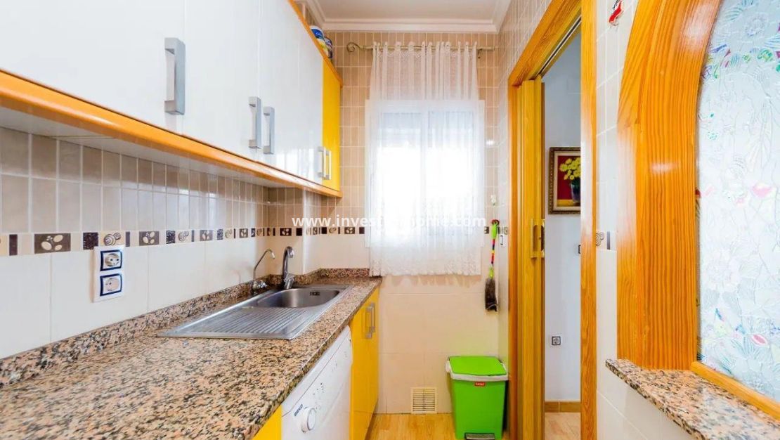 Sale - Apartment - Torrevieja - Centro