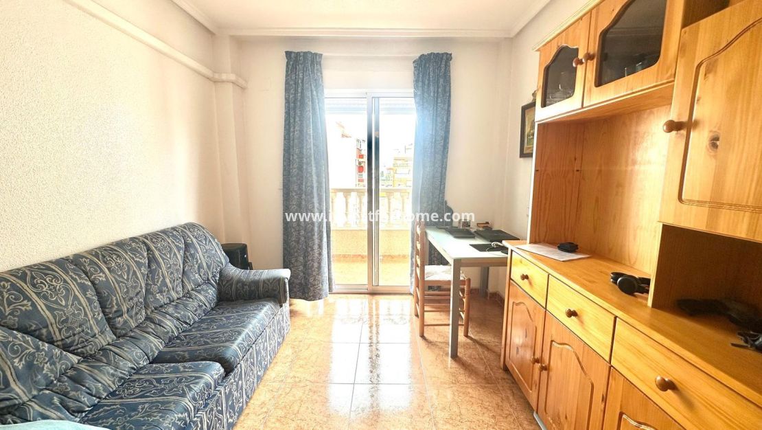 Sale - Apartment - Torrevieja - Centro